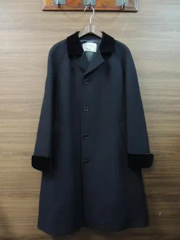 AQUASCUTUM 영국제 벨벳 옷깃 소매 끝 체스터 코트 36 사이즈