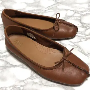 Clarks 클락스 프레클 아이스 브라운 플랫슈즈