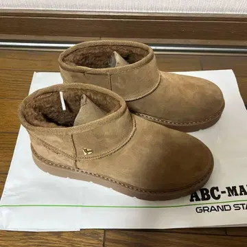 스케쳐스 베이지 어그 부츠