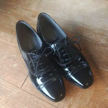 GIRO 블랙 레이스업 슈즈 중간 힐