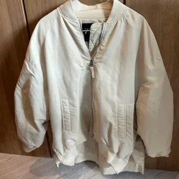 ZARA 화이트 MA-1 아우터