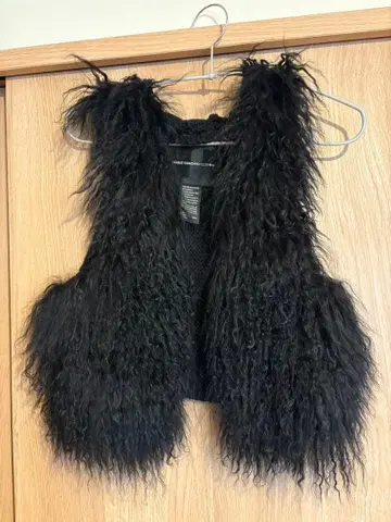 블랙 퍼 베스트 슬리브리스