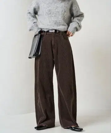 한정판 전개 코듀로이 커브 팬츠