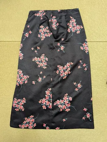 IENA 이에나 꽃무늬 스커트 블랙 무릎 기장