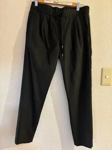 블랙 슬랙스 저널 스탠다드