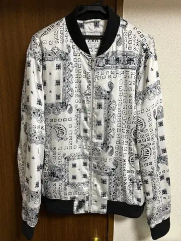 ZARA 패턴 프린트 자켓 L