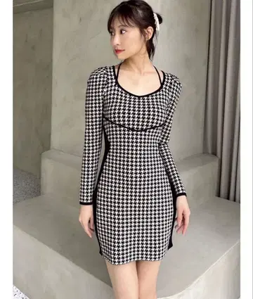 RESEXXY 바이 컬러 니트 원피스