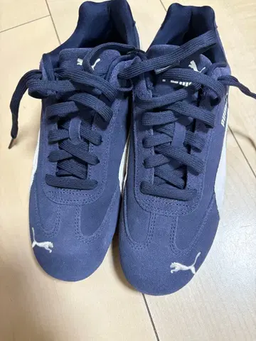 PUMA 네이비 스웨이드 스니커즈