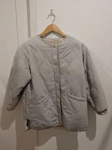 글로벌 워크 리버서블 퀼팅 자켓 시착만 한 상품