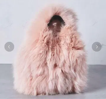 유나이티드 애로우즈 퍼 백