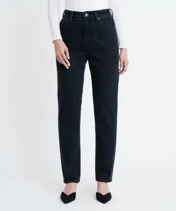 YANUK ANN 26 OBK 보이즈 테이퍼드 2회 착용 새상품급