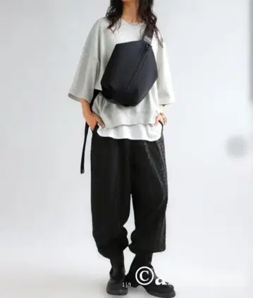 antiqua 파일 원단 자카드 팬츠 블랙