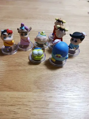 짱구는 못말려 산리오 캐릭터즈 나란붓데스 전 10종 중 7종 8개