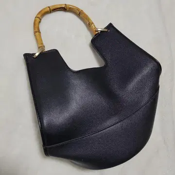 뱀부 핸들 블랙 핸드백