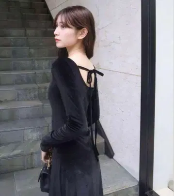 holidayandholiday 백 오픈 벨로아 원피스