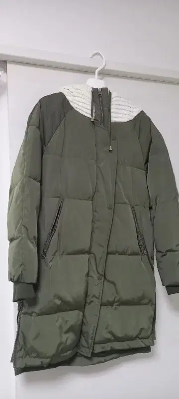 [ ARGO TOKYO 새상품급 ] 올리브 그린 니트 후드 다운 자켓