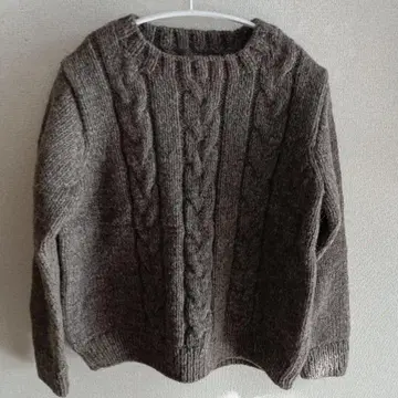 브라운 케이블 짜임 긴팔 스웨터