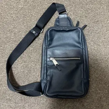 캘빈클라인 바디백 네이비