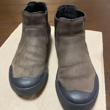 엘레나 첼시 부츠 사이드 고어 keen