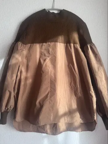 브라운 긴팔 블라우스 보틀넥