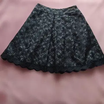 엠즈 그레이시 꽃무늬 레이스 플레어 스커트 블랙 38