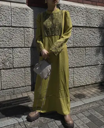 AMERI ELFIN EMBROIDERY CAFTAN DRESS