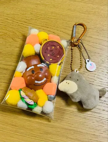 가챠 키링 오렌지 브라운 캡슐 토이