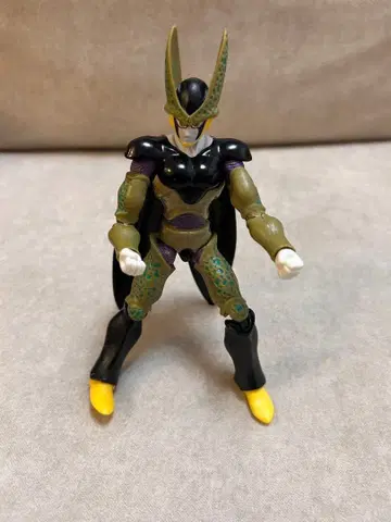 드래곤볼 셀 액션 피규어