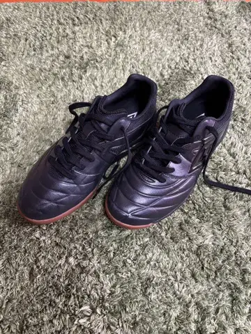 엄브로 풋살화 와이드 타입 26cm 블랙