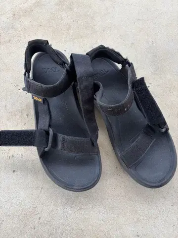Teva 블랙 스포츠 샌들