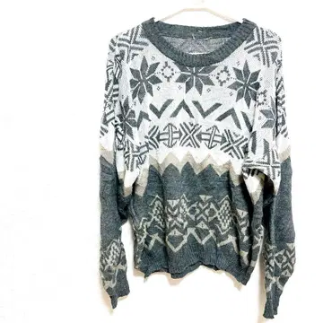 그레이 계열 눈꽃 니트 스웨터 겨울에 딱 맞는 아이템! 1점뿐! 따뜻한!