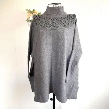 새상품 꽃 모티브 터틀넥 니트 그레이 돌먼 슬리브 루즈핏
