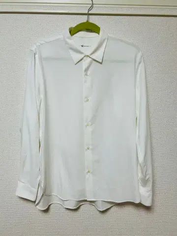 화이트 긴팔 셔츠 화이트