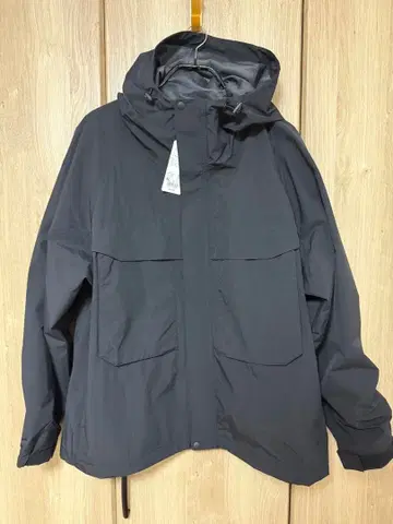 미사용 새상품 유니클로 윈드프루프 후드티 블랙