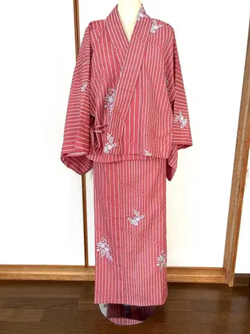 [기모노] 폴리에스테르제 이부시키 기모노 꽃무늬