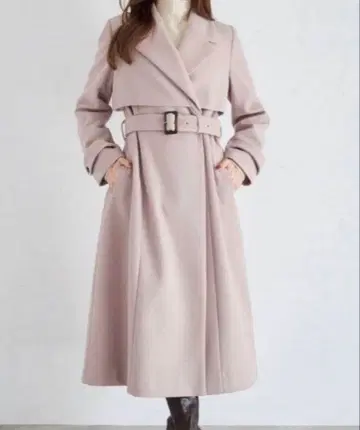 토코 클로젯 벨트 포함 요크 디자인 롱 코트 핑크 롱 코트