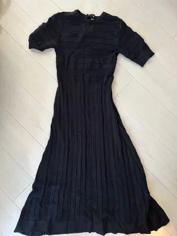 CELFORD 블랙 플리츠 반팔 롱 원피스 M