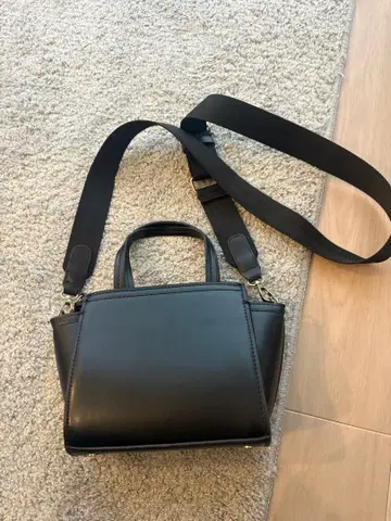 ZARA 블랙 숄더백