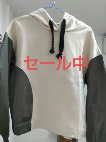 후드 부착 후드티 베이지 x 카키 (주)프리무르