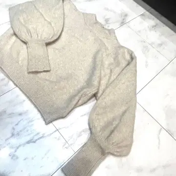 Lilly Lynque 폭스 퍼프 슬리브 니트