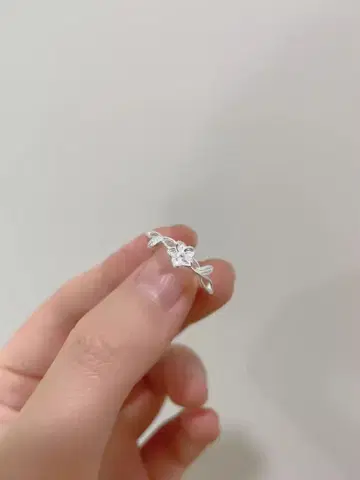 실버 꽃 모티브 반지