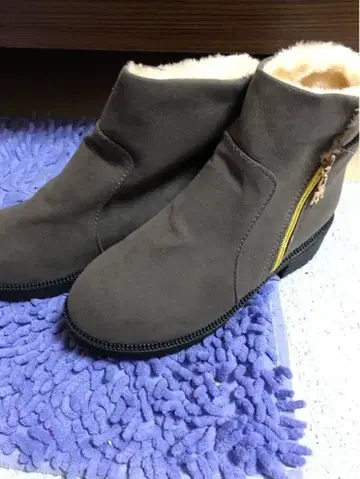 그레이 스웨이드 느낌 어그 부츠