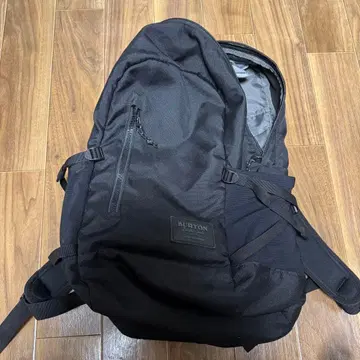 BURTON 블랙 백팩