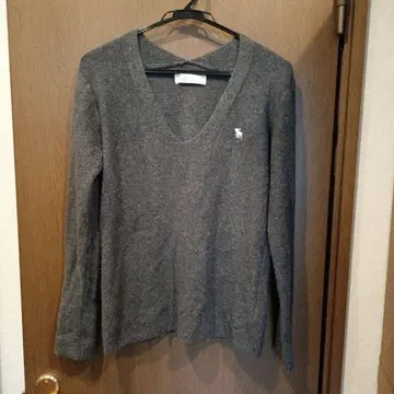 Abercrombie & Fitch 그레이 V넥 스웨터 S