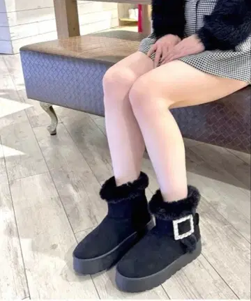 [ R&E ] 비쥬 버클 통굽 무스탕