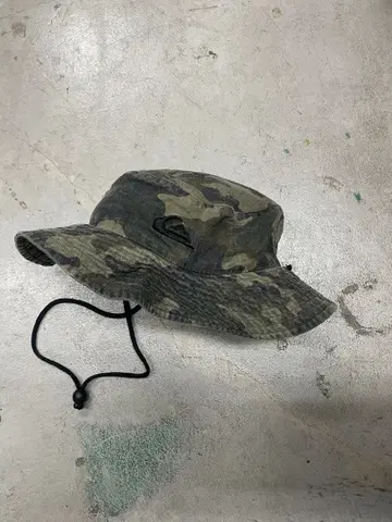 버킷햇 모자 카모플라쥬 Quiksilver 퀵실버 y2k 카키 자수