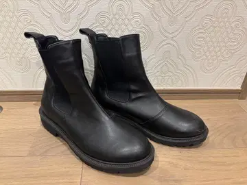 블랙 가죽 사이드 고어 부츠