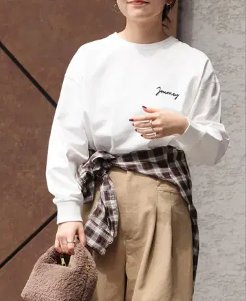 JOURNAL STANDARD relume 백 자수 로고 롱 T 화이트