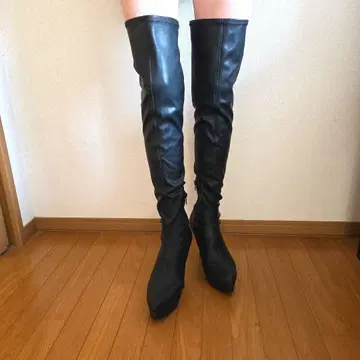 블랙 가죽 느낌 싸이하이 부츠 하이힐 23.5cm