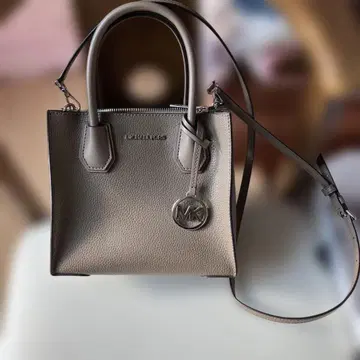 [ 새상품급 ] MICHAEL KORS 베이지 숄더백